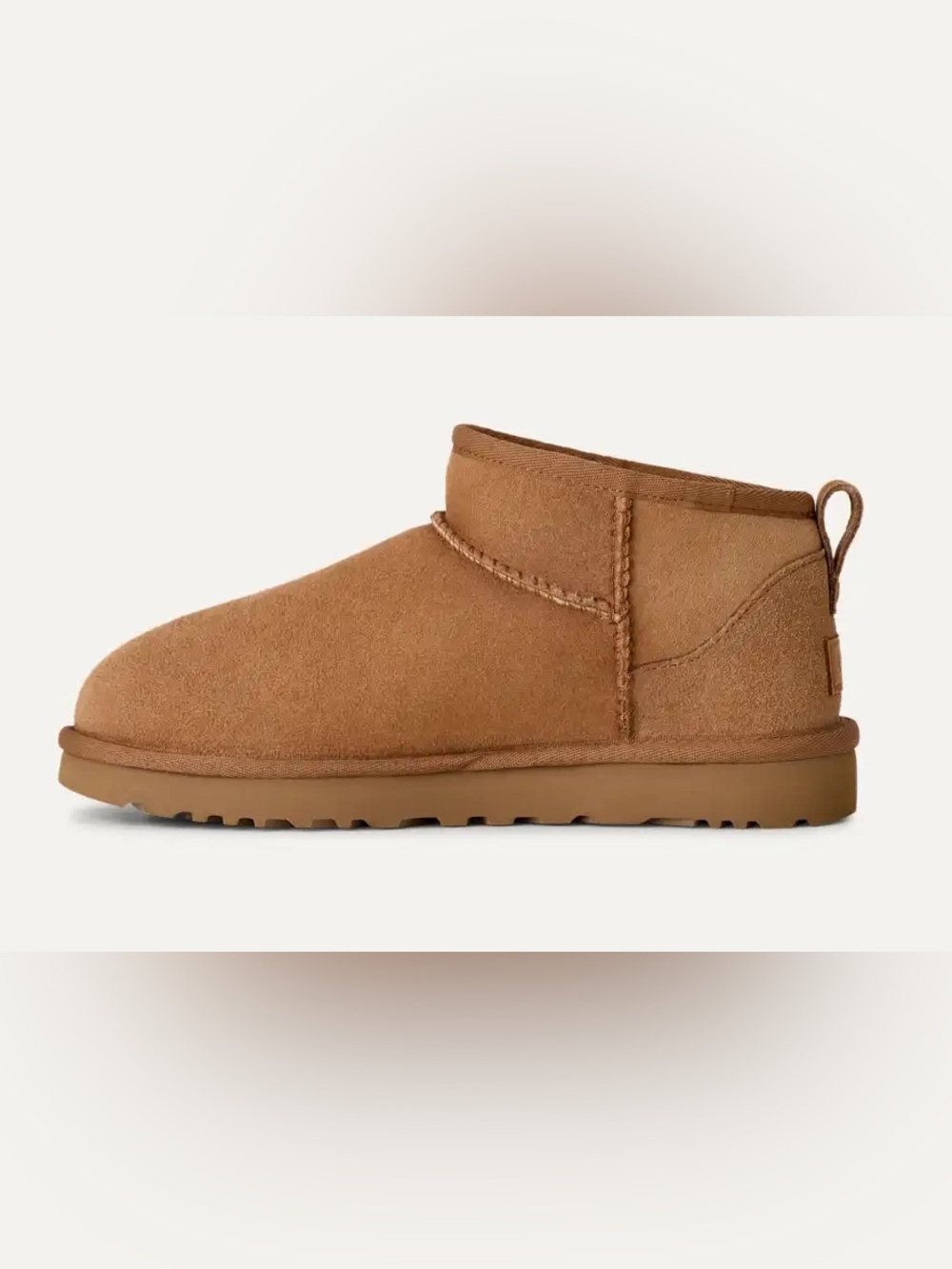 LIKE NEW  UGG CLASSIC MINI